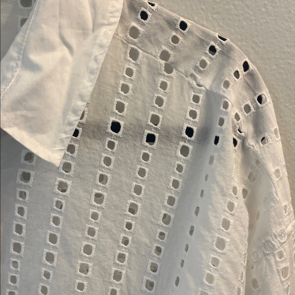 NWT White Eyelet Button-Up Shirt - Picture 4 of 7